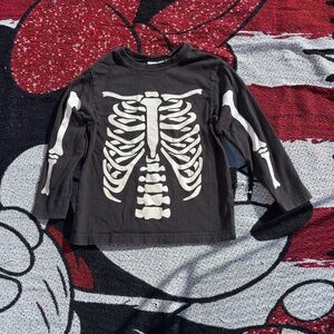 VINTAGE NEW LEGENDS BLACK SKELETON BONES GRAPHIC LONG SLEEVE T SHIRT SIZE 4T
